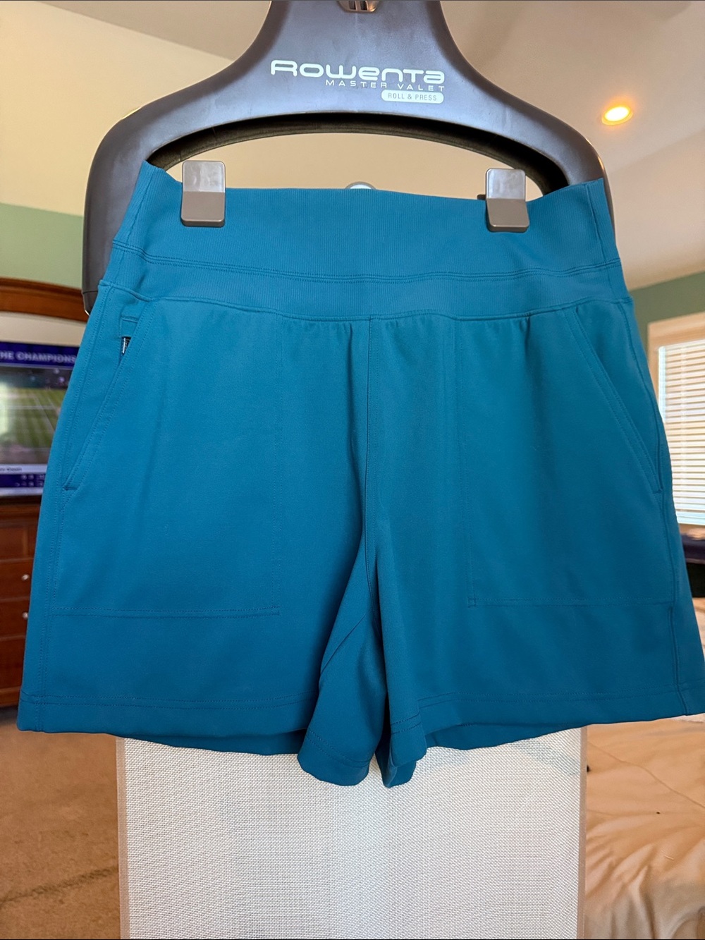 Athleta Venice 5” Shorts in Coastal Teal